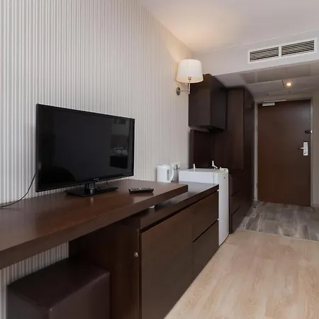 Apartment Seaside With Balcony By Renters *